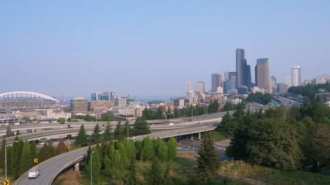 SEATTLE, USA – 2026/08/27: Interstate 5 highway traffic. Stock-Footage 339270179