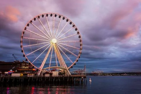 Seattle Wheel At Dusk Stock Photos