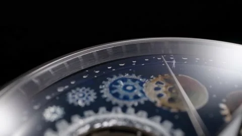 Second arrow following on dark blue swiss watch Vidéo 152081193