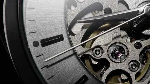 Second arrow running on the clock face closeup 動画素材 152080417