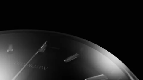 Second arrow running on swiss automatic watch 動画素材 152079077