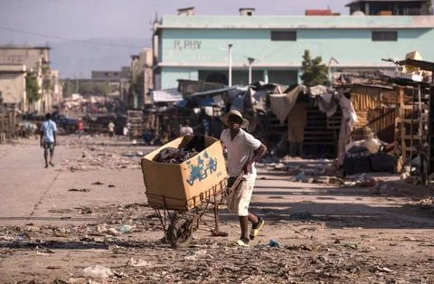 Second day of strike keeps Haiti paralyzed, Port Au Prince - 26 Oct 2021 스톡 사진