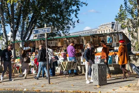 Second hand book shops along the Seine River i Paris Stock-Fotos
