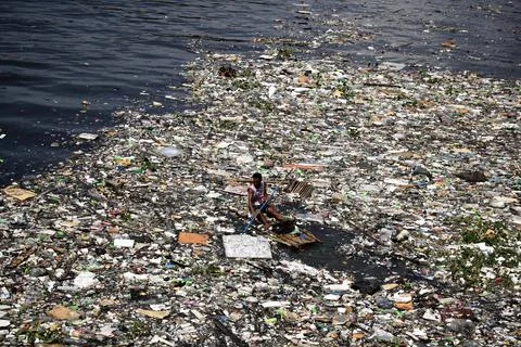 Second typhoon to enter Philippines as it battles with super typhoon Saola, Para Photos