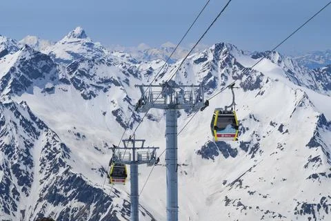 A section of the high-mountain cable car to Elbrus Stock Photos