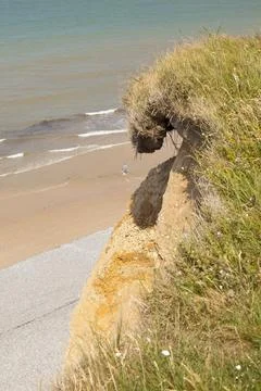 This section of the Norfolk coast at Weybourne is eroding rapidly. Sea level  스톡 사진