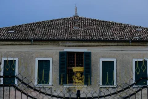 A section of a typical old Italian castle 库存照片