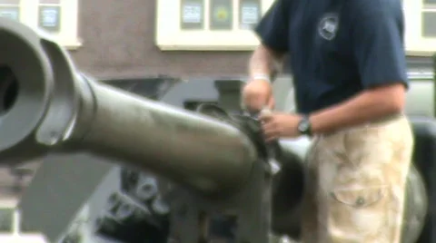 Securing gun turret Video stock 460429