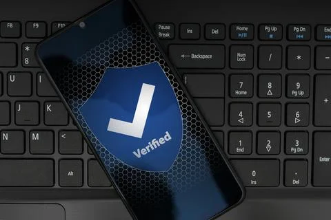 Securing Private Information: Shielded Mobile Phone Protects Applications w.. Foto stock