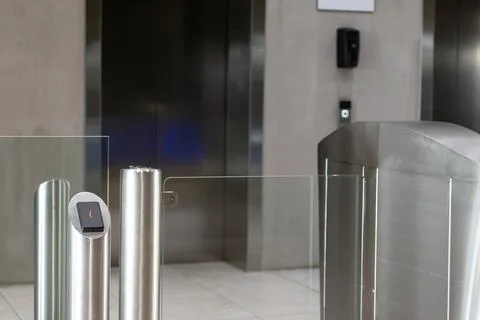 Security gate with card reader for office building access control system Foto stock