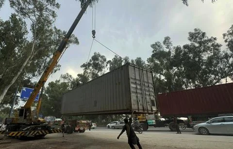Security measures ahead of planned PTI protest, Islamabad, Pakistan - 14 Sep 202 Fotos de archivo