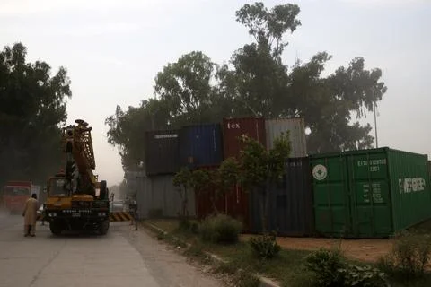 Security measures ahead of planned PTI protest, Islamabad, Pakistan - 14 Sep 202 Fotos de archivo