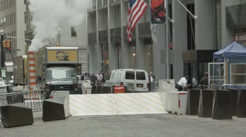Security on Wall Street Vídeos de archivo 39671225