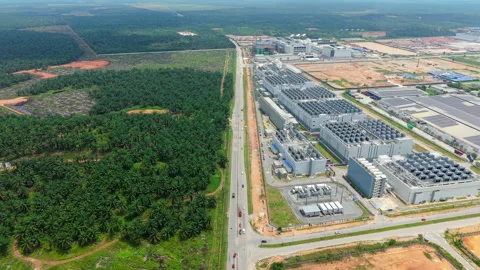 Sedenak Data Center HVAC Beside Palm Plantation Aerial - Johor 4K 動画素材 333683877