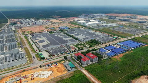 Sedenak Tech Park Solar Data Center Aerial Orbit - Johor Malaysia 4K 스톡 동영상 333684124