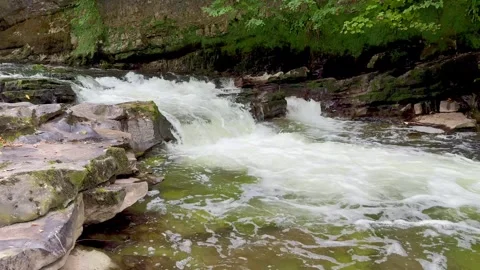 Sedgwick, Kendal, UK. 2025 AUG, 24. River Kent, Sedgwick in 4k video. Stock-Footage 316071053