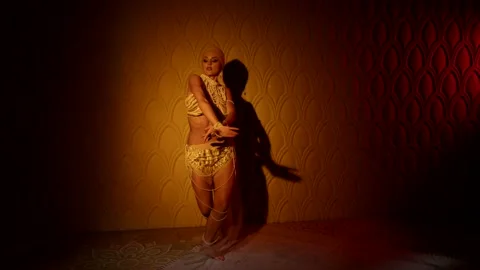 Seductive concubine in harem is dancing sexually in night, amazing beautiful 스톡 동영상 170638706