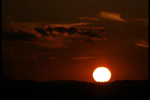 See the beautiful process of sunset and sunrise again Video stock 237261439