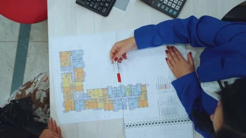 See the layout of the apartment on the map Stock Footage 219512799