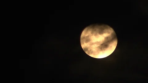 See the Moon through the clouds 動画素材 101632849