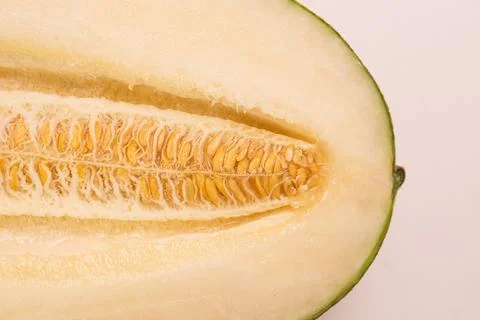 Seed inside a ripe melon. Cut melon. Foto stock