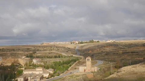 Segovia distant citadel timelapse Video stock 122292658