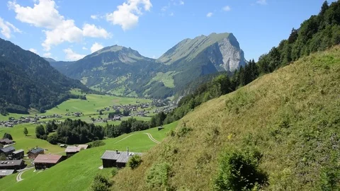 Seilbahnfahrt bei Schoppernau Stock Footage 105914590