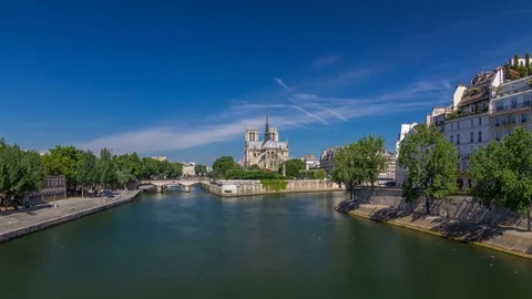 Seine and Notre Dame de Paris timelapse hyperlapse is the one of the most famous Stock Footage 80588441