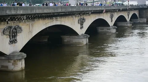 Seine level dropping to normal after 30-year high during floods in Paris 스톡 동영상 65819452