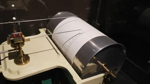 Seismograph Display at Scottish Museum Vídeo Stock 310164246