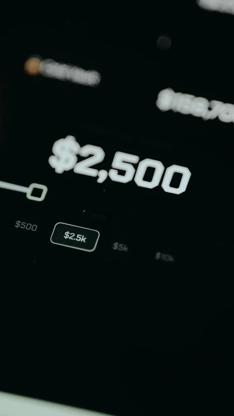 Selecting a dollar amount from the options presented in the app Stock Footage 331582153