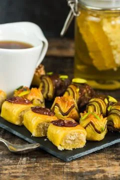 Selection of middle Eastern sweets with coffee Foto stock