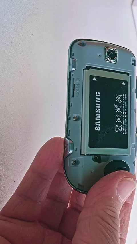 A selection of old NOKIA cell phones that are defective, obsolete, non-functi Vidéo 287483032