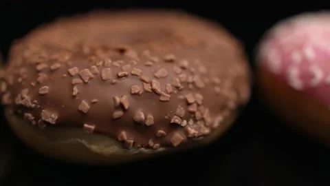 Selection of sweet doughnuts - close-up Vídeos de archivo 146121893