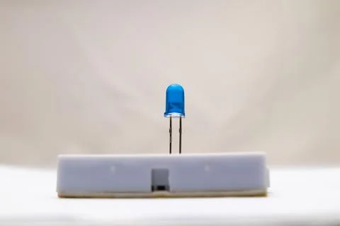 Selective focus from a blue LED embedded in the project board. This part is u Foto stock