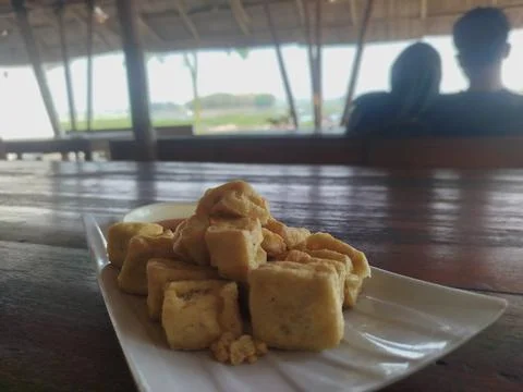 Selective focus close up crispy diced fried tofu Foto stock