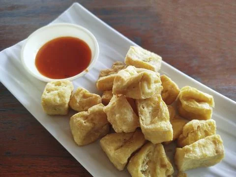 Selective focus close up crispy diced fried tofu 스톡 사진