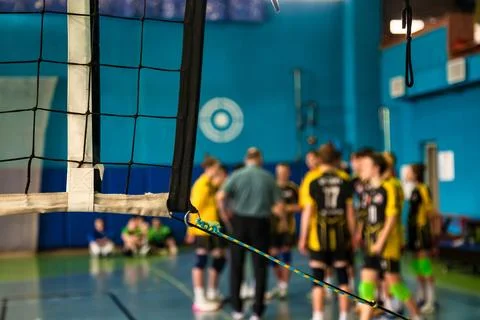 Selective focus of coach analyze play game of volleyball team, timeout active Stock-Fotos