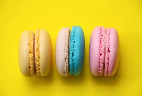 Selective focus of group of Macaroons pastels color snack and sweet food Fotos Stock