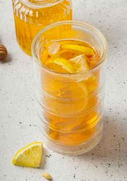 Selective focus, lemon iced tea Foto stock