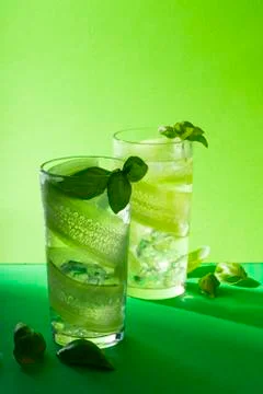 Selective focus, refreshing drink with cucumber Foto stock