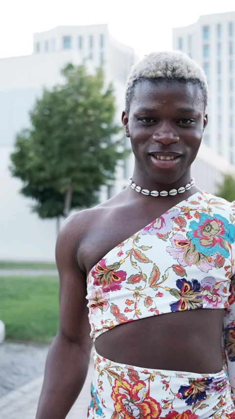 Sveta Bukinaning pornosi: 2 yigit