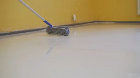 Self-leveling flooring. Vídeos de archivo 121768264