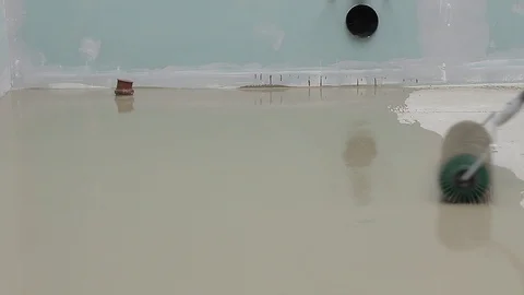 Self leveling screed roller Stock Footage 111939132