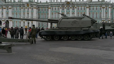 Self-propelled gun "Coalition" on the Palace Square in St. Petersburg Stock Footage 123710447