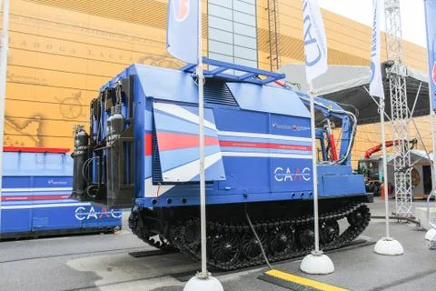 Self-propelled laser welding unit. 库存照片