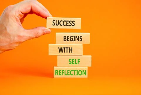 Self reflection symbol. Concept words Success begins with self reflection o.. 스톡 사진