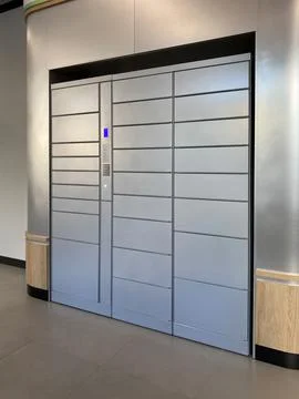 Self-service parcel automat. Automatic terminal that allows to receive and .. 写真素材