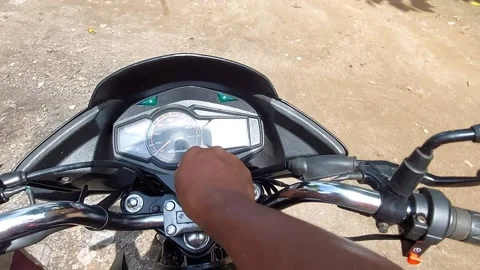 Self start of a bike Stock Footage 160054824