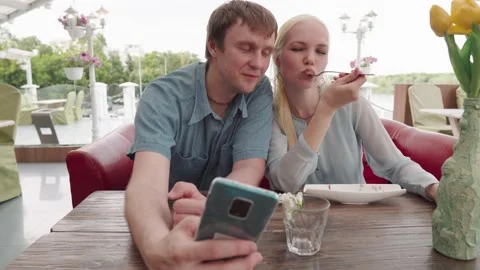 Selfie couples in a restaurant. Stock Footage 133313778